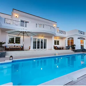  Villa Costa Golf